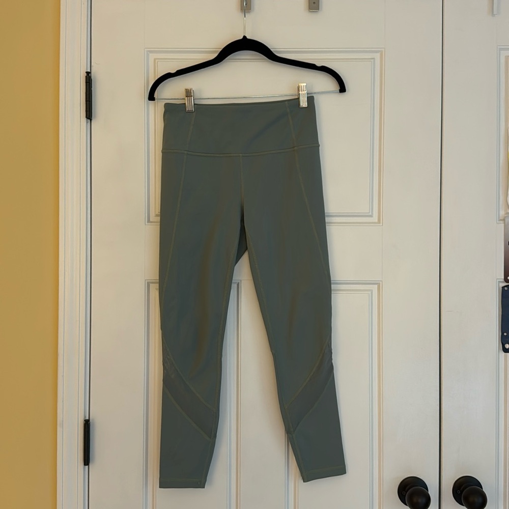 Athleta Eclipse 7/8 Tight in Lead Green